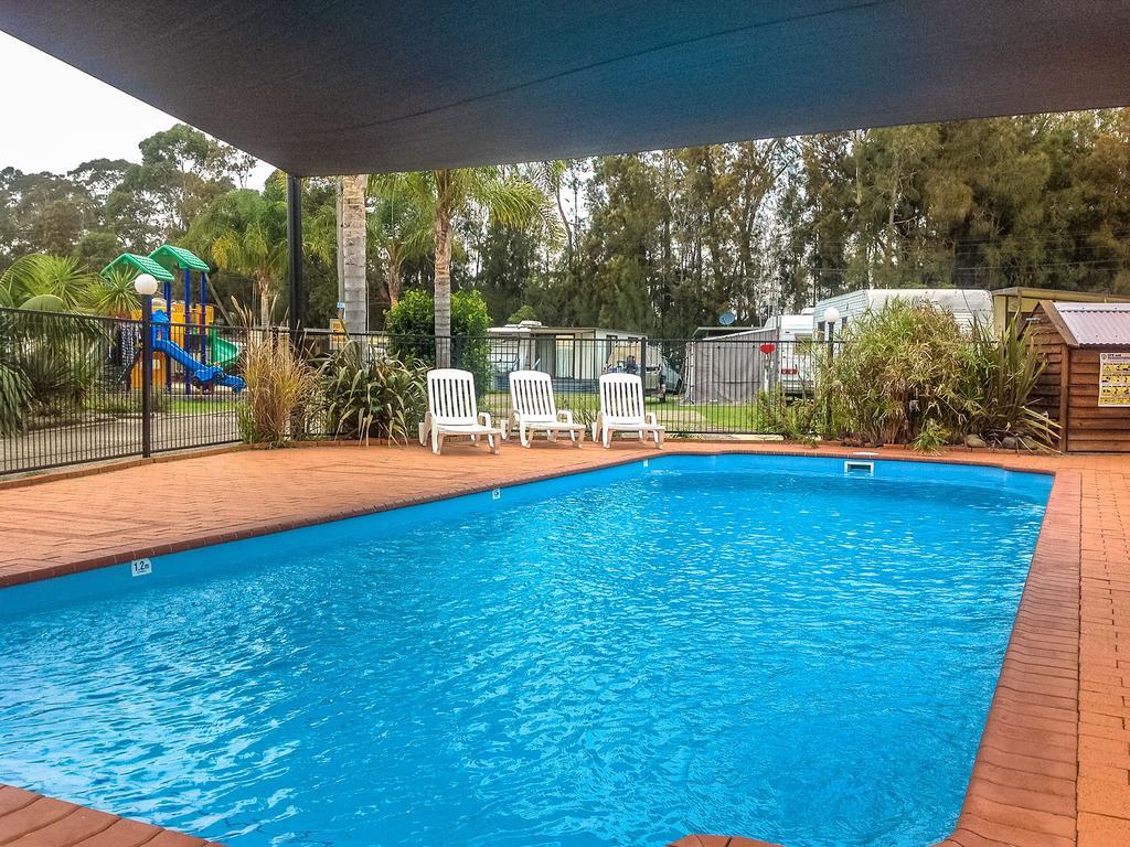 Caseys Beach Holiday Park Sunshine Bay Buitenkant foto