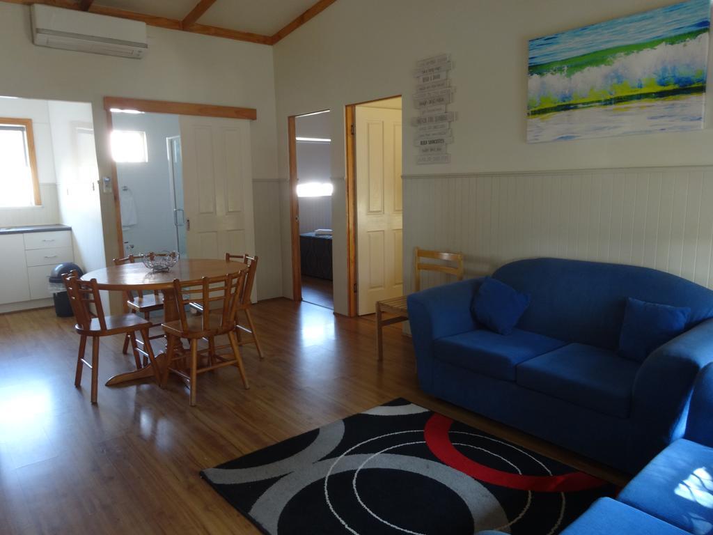 Caseys Beach Holiday Park Sunshine Bay Buitenkant foto