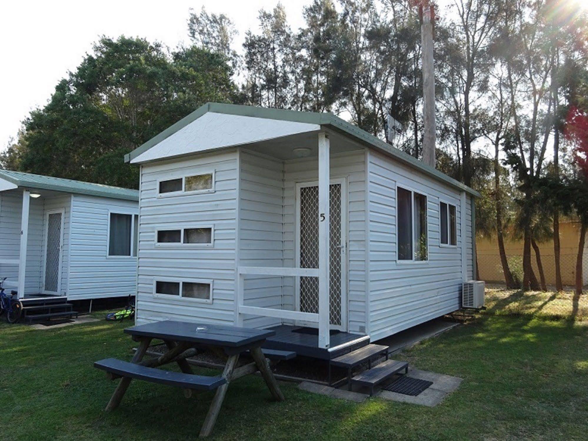 Caseys Beach Holiday Park Sunshine Bay Buitenkant foto