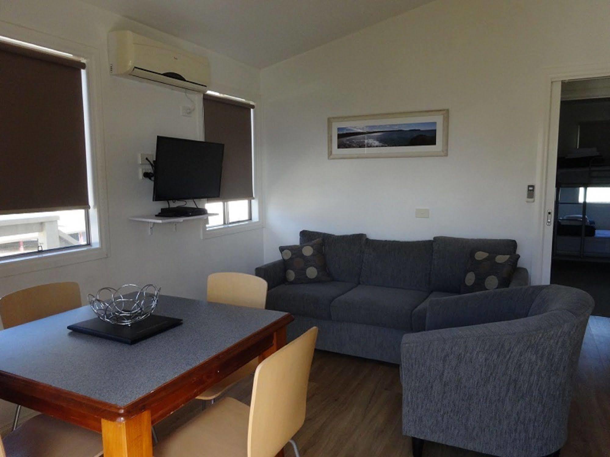 Caseys Beach Holiday Park Sunshine Bay Buitenkant foto