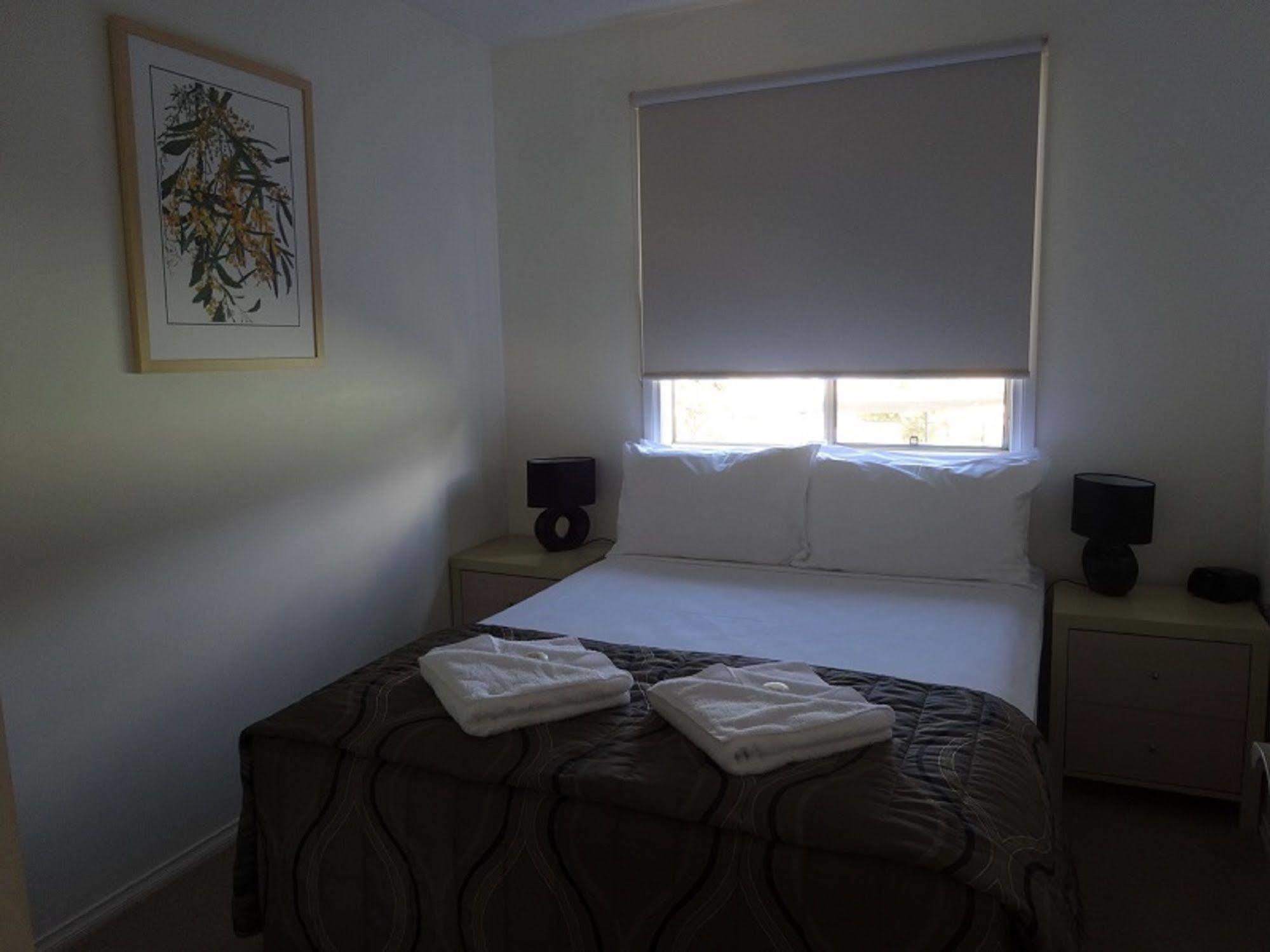 Caseys Beach Holiday Park Sunshine Bay Buitenkant foto