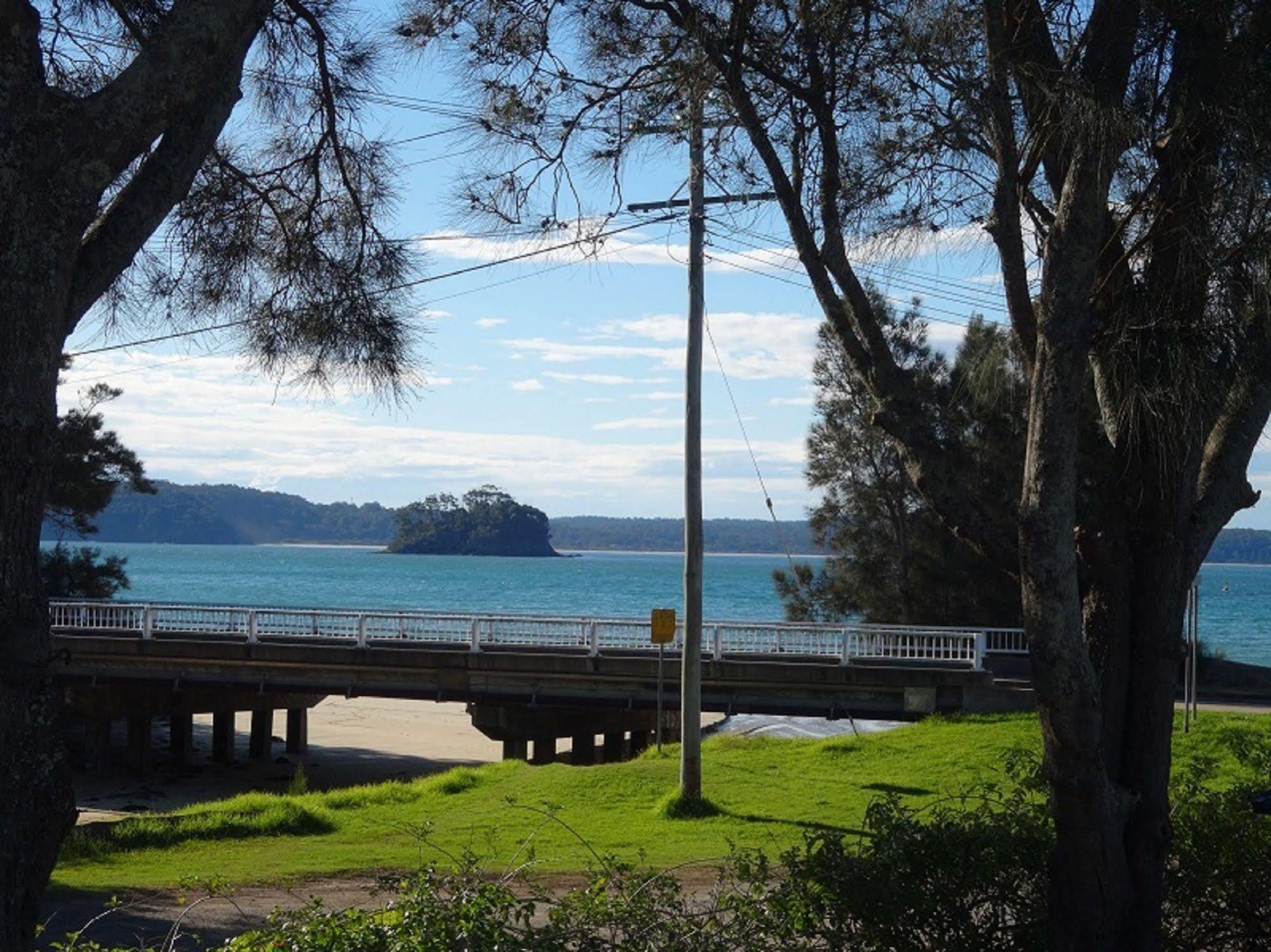 Caseys Beach Holiday Park Sunshine Bay Buitenkant foto